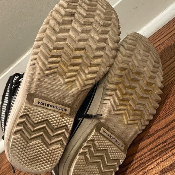 Sorel Tivoli waterproof winter boot with black and white houndstooth pattern - Picture 6 of 6